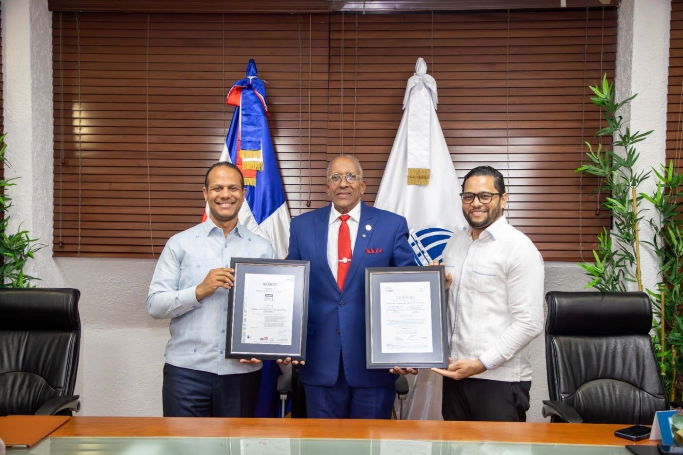 Contraloría obtiene certificación de la norma ISO 9001