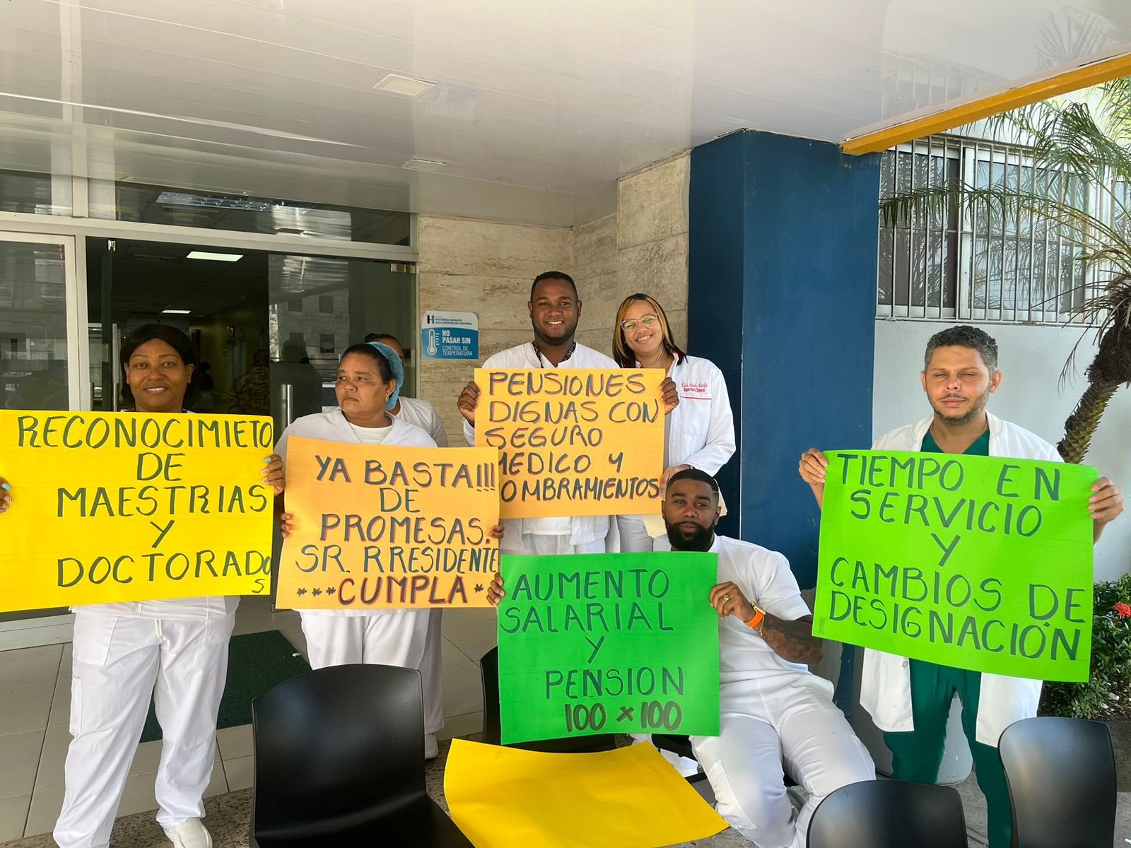 Gremios de enfermería realizan “gran plantón” en hospitales del Gran Santo Domingo en reclamo de aumento salarial y otras reivindicaciones