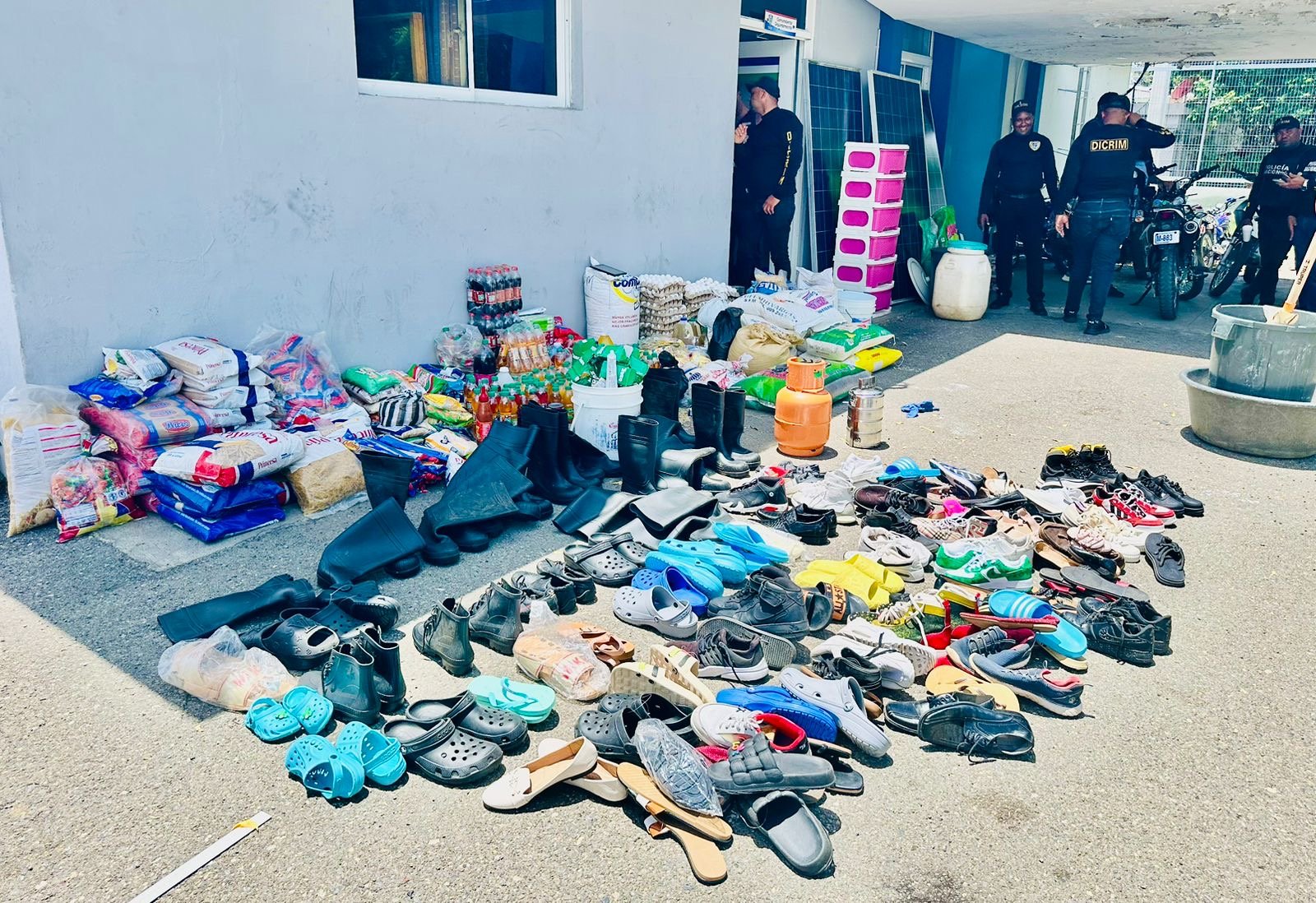 PN y MP desmantelan peligrosa banda de haitianos que asaltaban camioneros vestidos de policías en Santiago