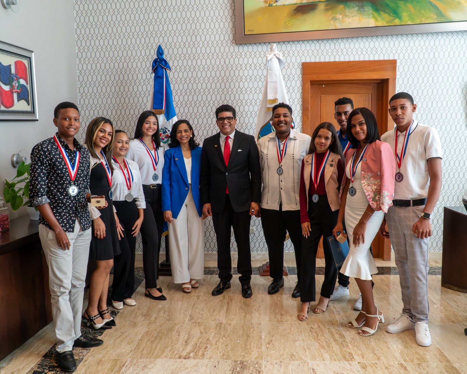 Dío Astacio recibe a jóvenes meritorios de Santo Domingo Este como “Alcalde por un Día