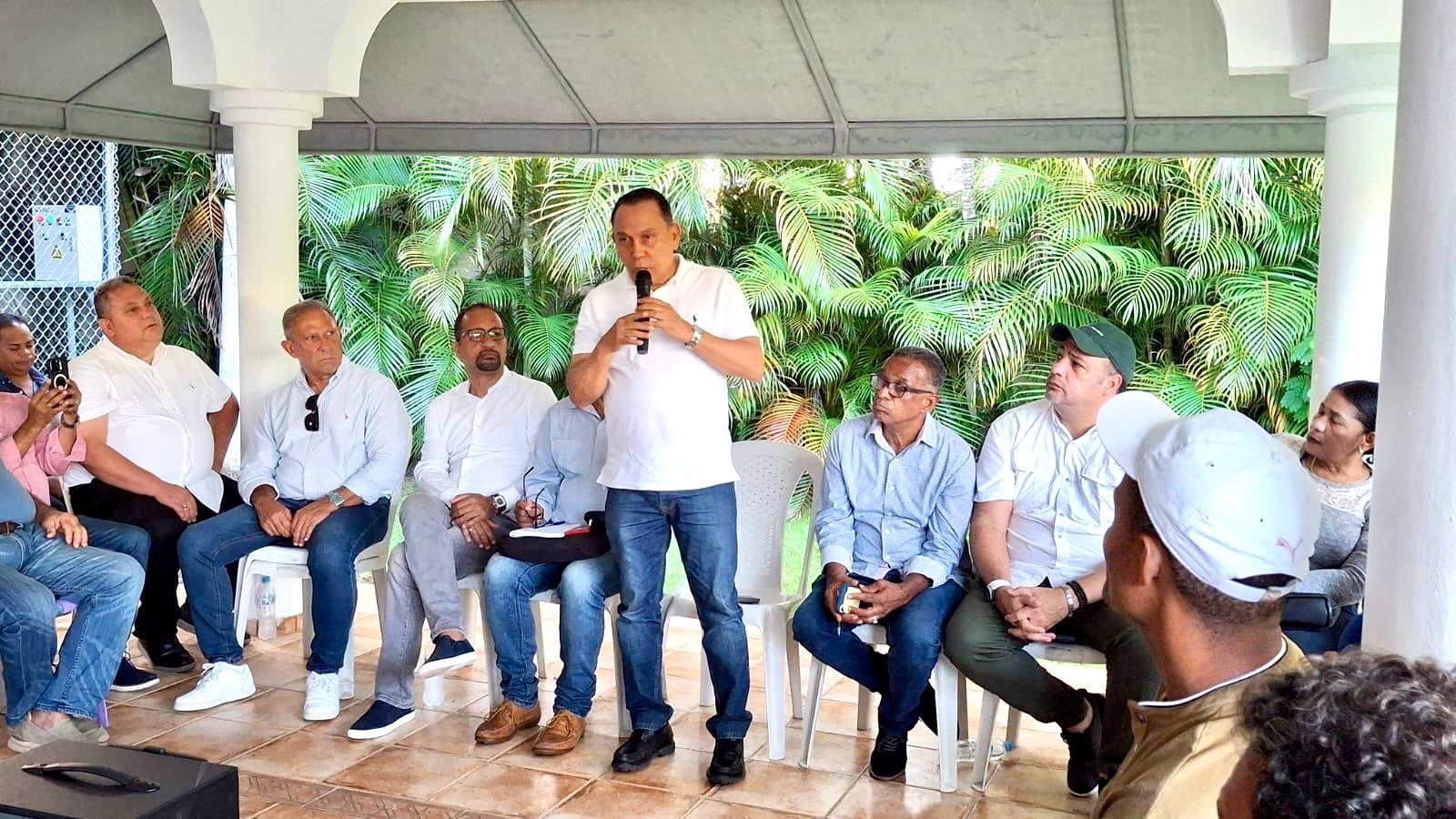 Radhamés Jiménez afirma que en  gobierno del PRM todos los servicios básicos han colapsado