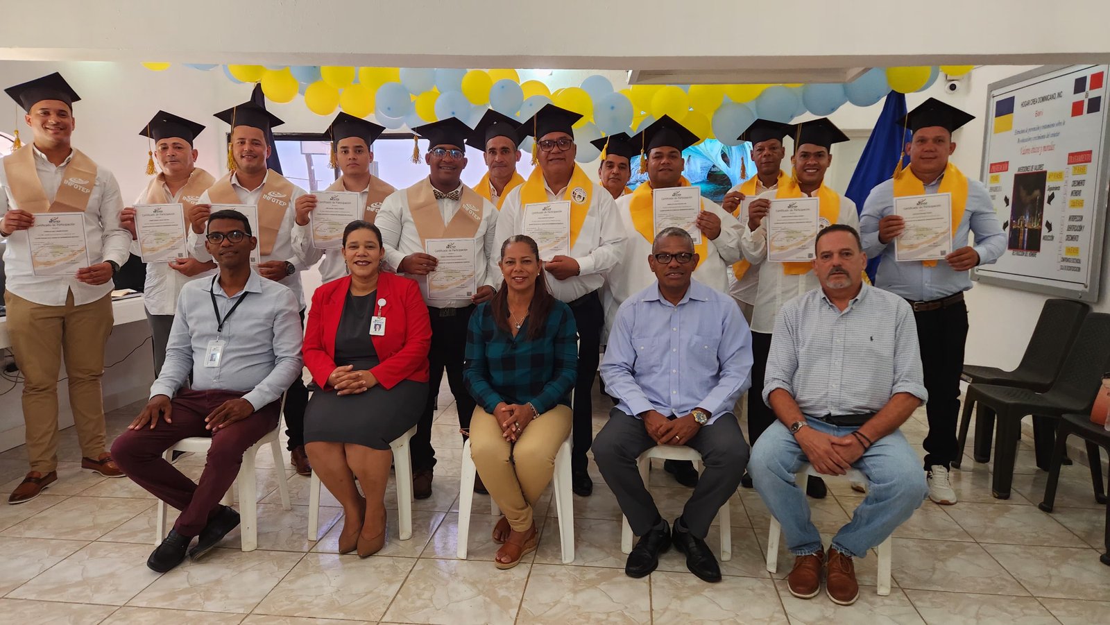 Hogar Crea dominicano Celebra la Graduación de 18 Jóvenes en el curso Técnico de alfabetización en Herramienta Digitales Impartido por INFOTEP