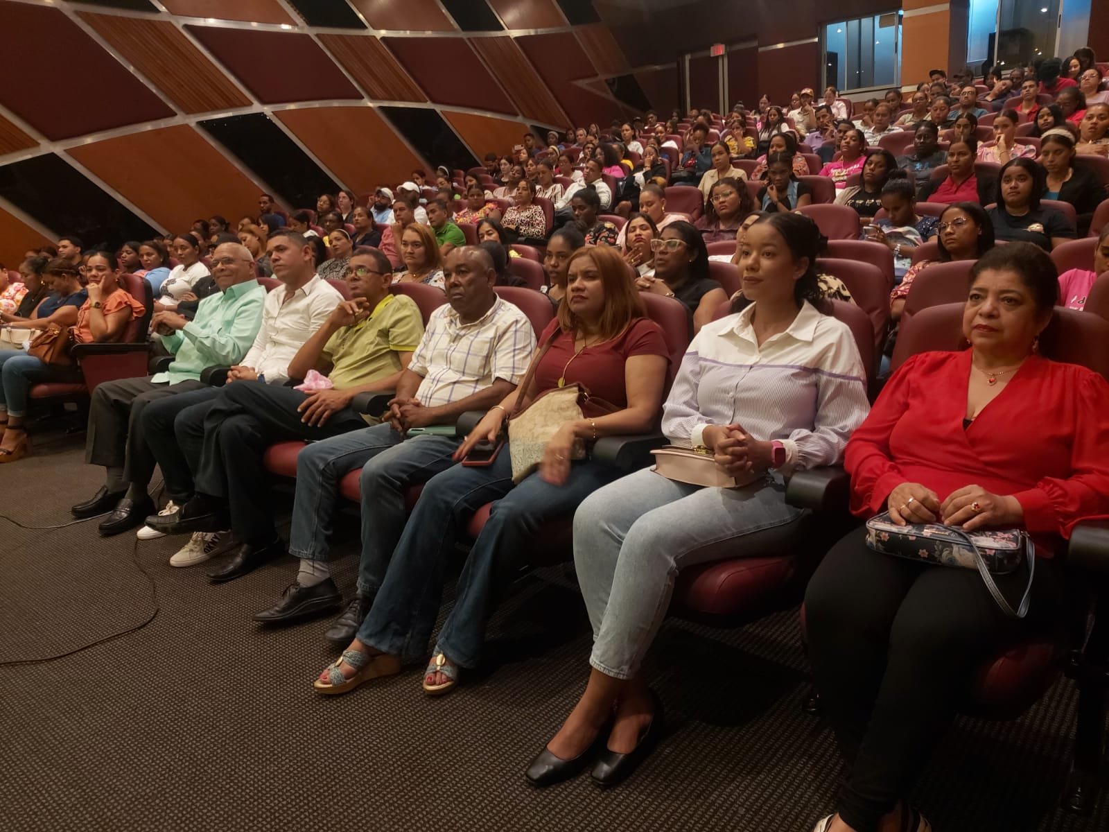 Maestros destacan importancia de la tecnología en la educación