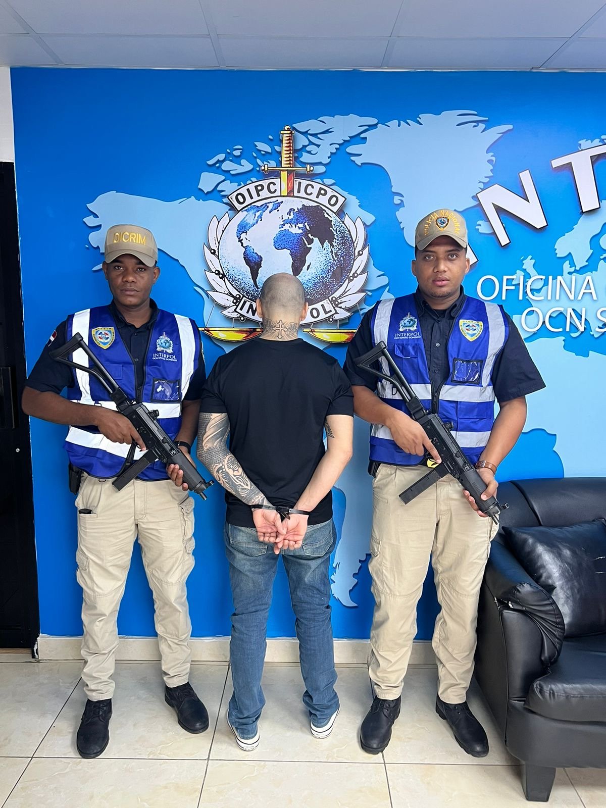 OCN-INTERPOL Santo Domingo, P.N., en coordinación con la PGR, extradita a dos ciudadanos requeridos por la justicia internacional