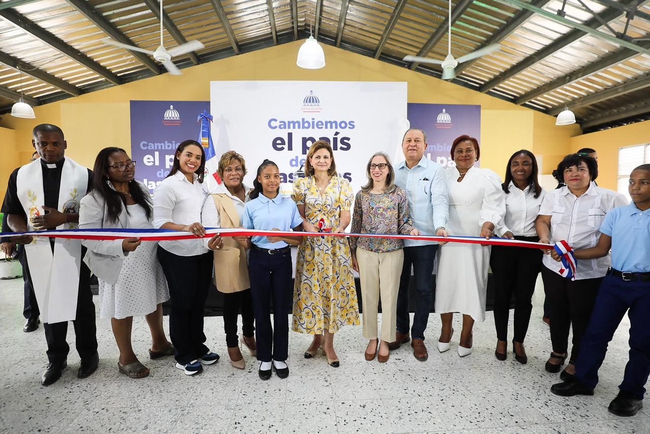 Más por la educación dominicana! Raquel Peña inaugura escuela y Caipi en SDN 