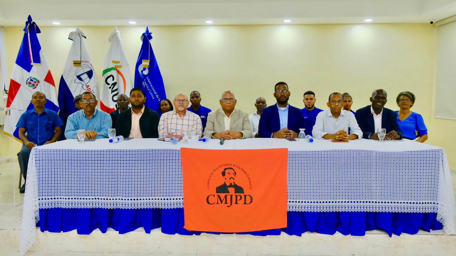 Maestros denuncian amenazas, injerencia y uso de los recursos públicos en el proceso electoral de la ADP