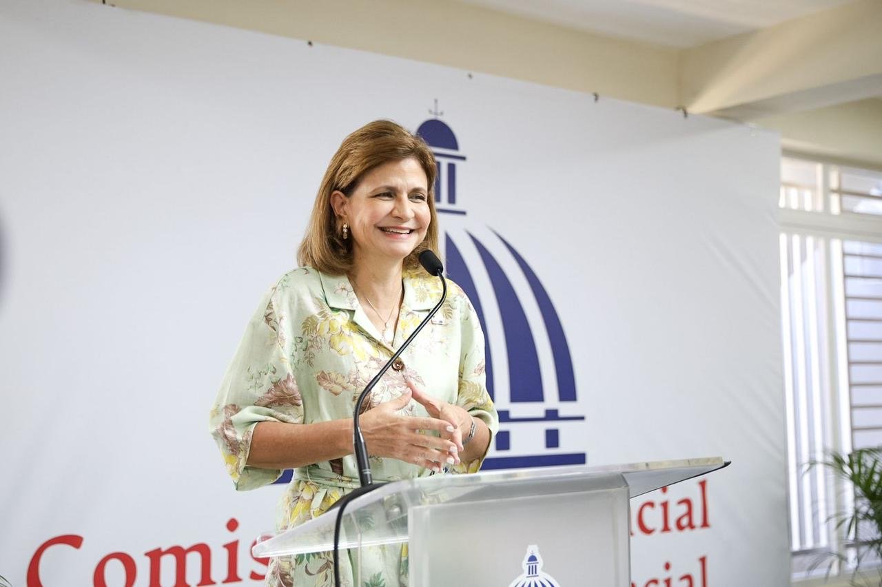 Raquel Peña devuelve a SDO el Club Deportivo Cajuquis totalmente remodelado
