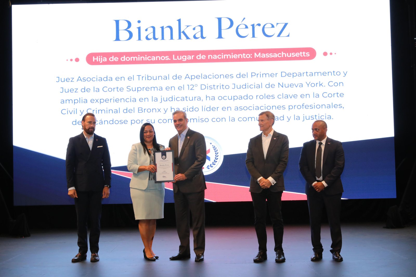 Presidente Abinader reconoce a dominicanas y dominicanos destacados en Estados Unidos por su contribución a la comunidad
