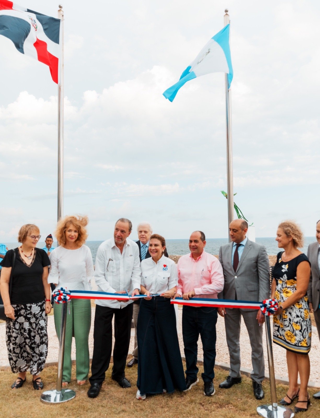 Alcaldía del Distrito Nacional y Embajada de Guatemala inauguran la Plaza República de Guatemala