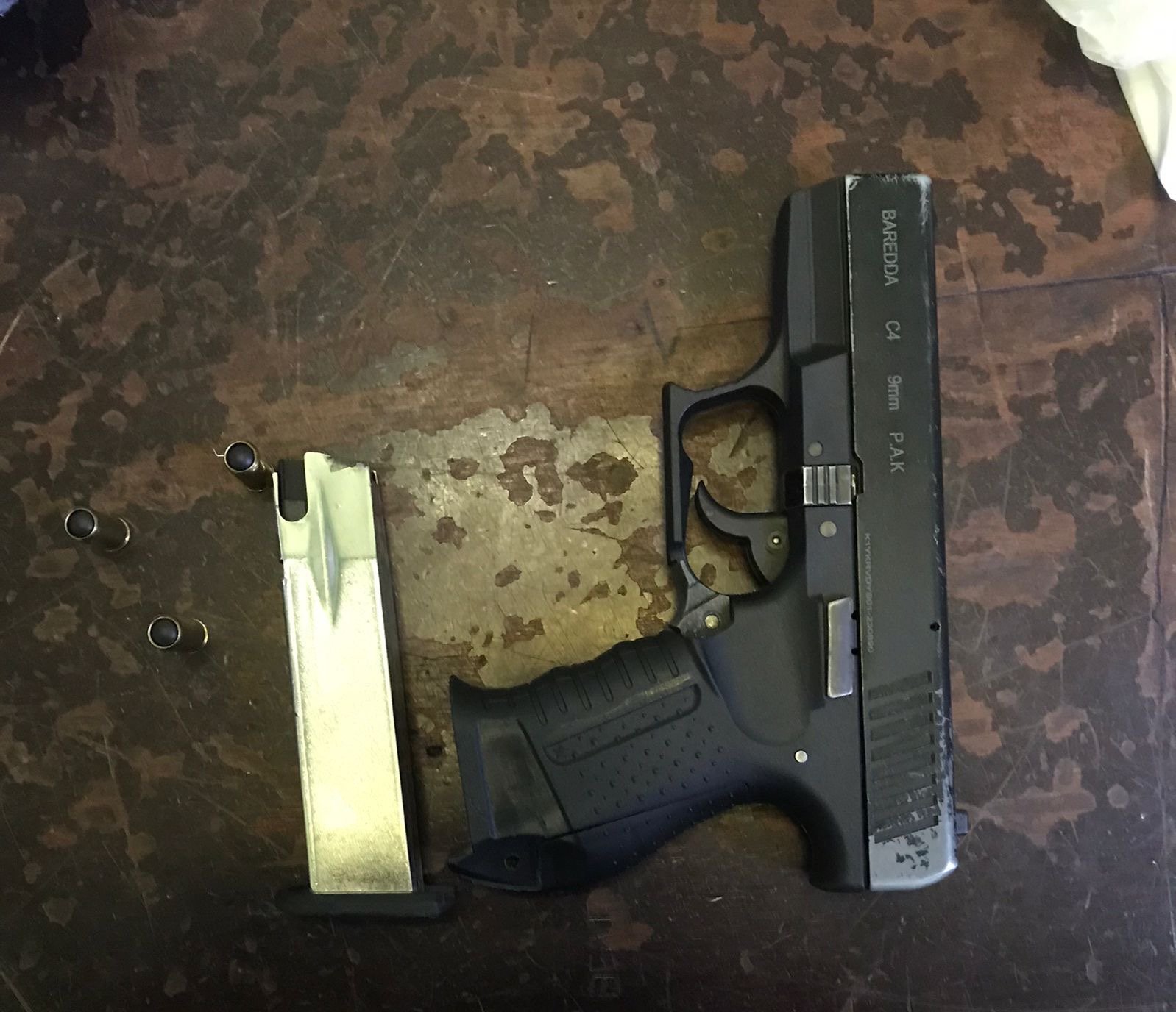 Detenidos dos hombres en La Vega por porte ilegal de armas de fuego 