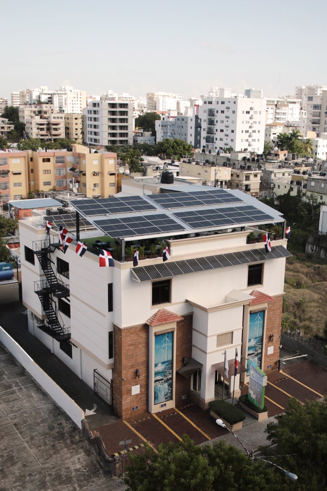 CNE modifica resolución para impulsar proyectos de energía renovable con almacenamiento