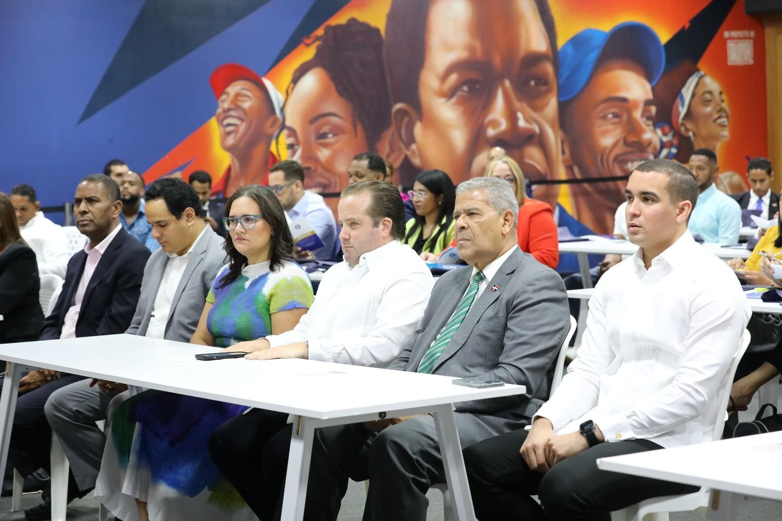 PRM capacita dirigentes en curso de derecho diplomático y consular 
