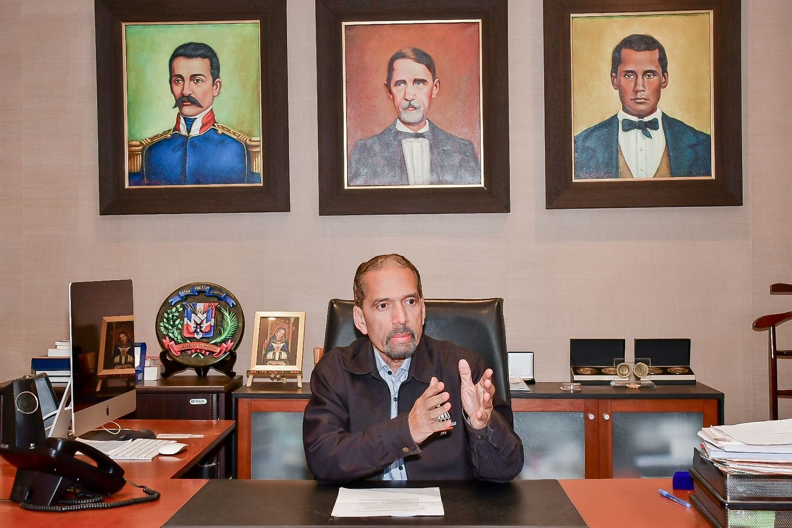  Juan Pablo Uribe exhorta respaldar medidas de contención migratoria