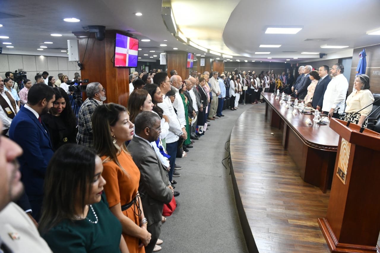 JCE-IESPEC gradúa 252 miembros de Partidos, Agrupaciones y Movimientos Políticos en “Diplomado Especializado en Administración Electoral”