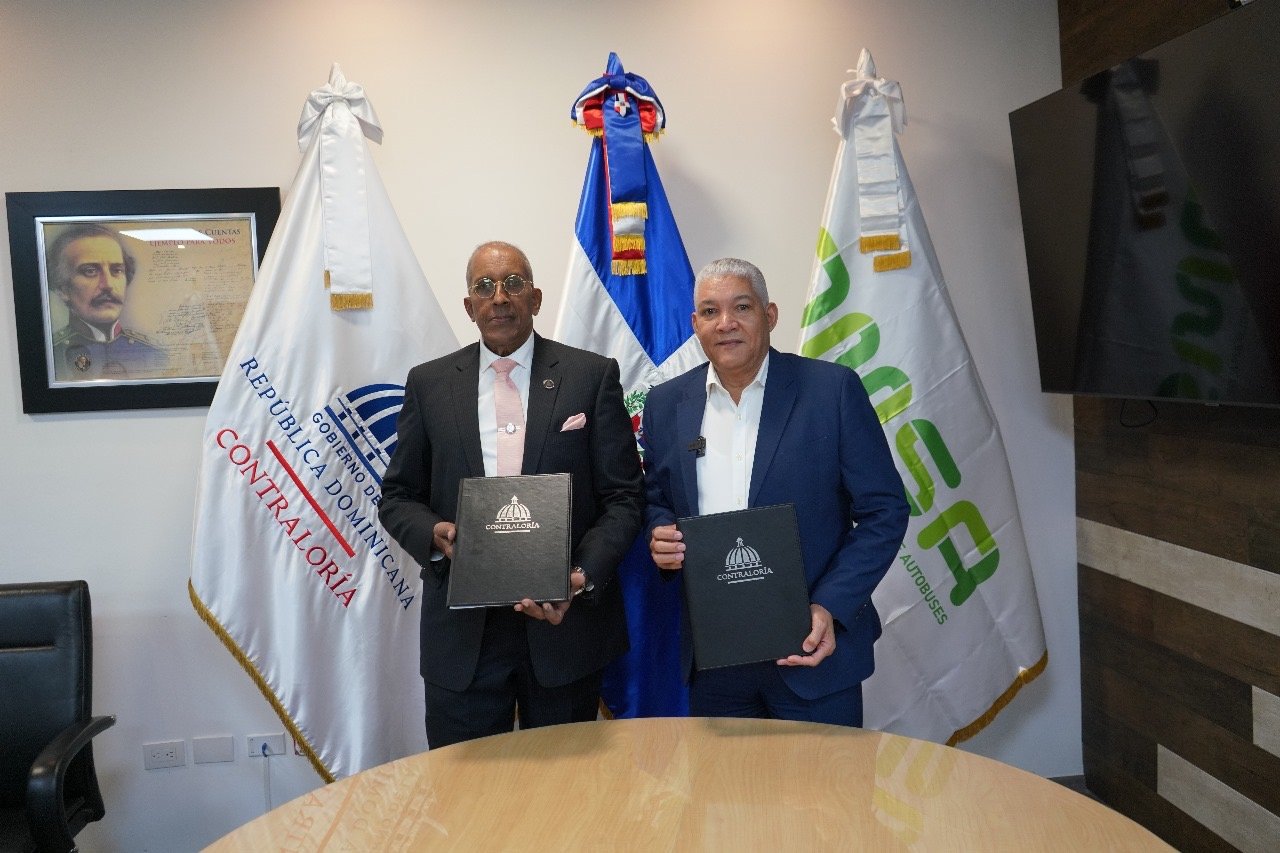 Contraloría y OMSA firman acuerdo; Radhamés González pide apoyo a controlador para fortalecer controles internos
