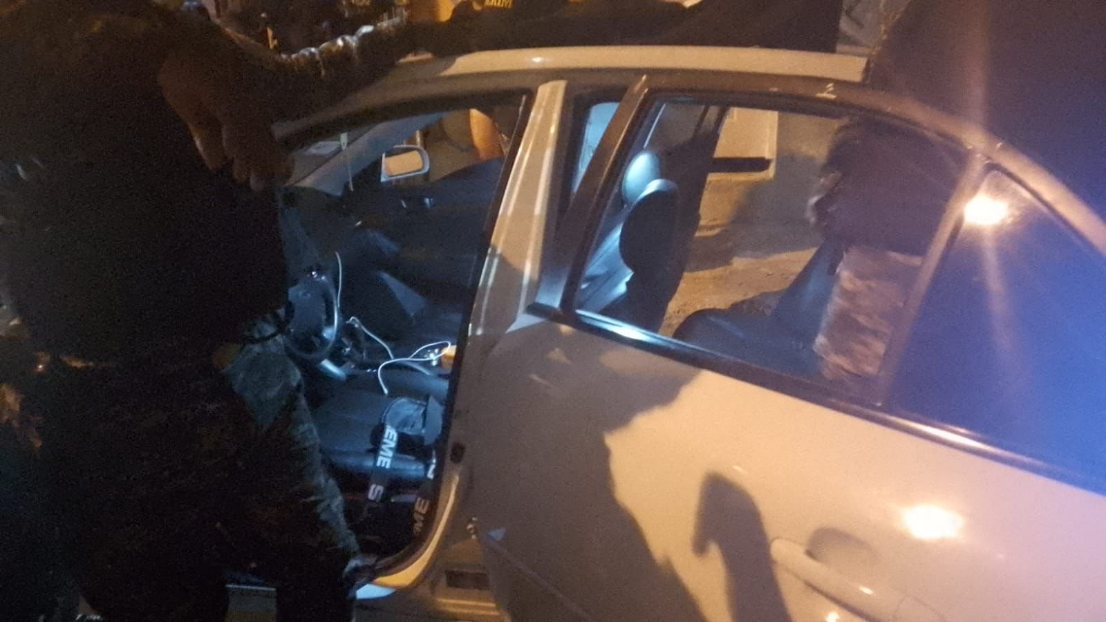 PN apresa a tres hombres y una mujer en Santiago; les ocupan pistola ilegal y pertrechos militares