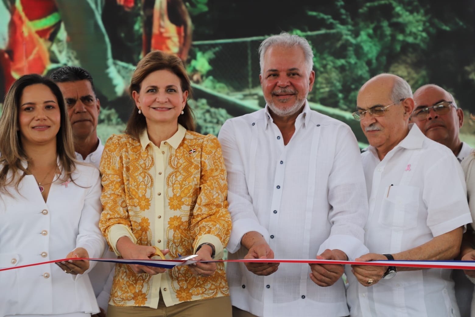 Vicepresidenta Raquel Peña inaugura carretera Contraembalse de Monción-Mao 