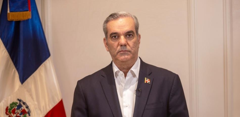 Luis Abinader informa que mantendrá cerrado el espacio aéreo con Haití