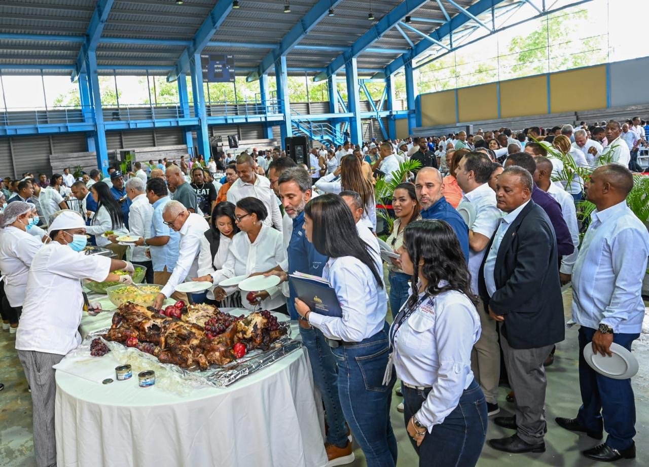 Comedores Económicos distribuyen miles de raciones durante actividades presidenciales en Cotuí  