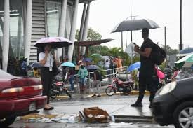 COE mantiene 9 provincias en alerta amarilla y sube a 6 a verde por efectos de disturbio tropical