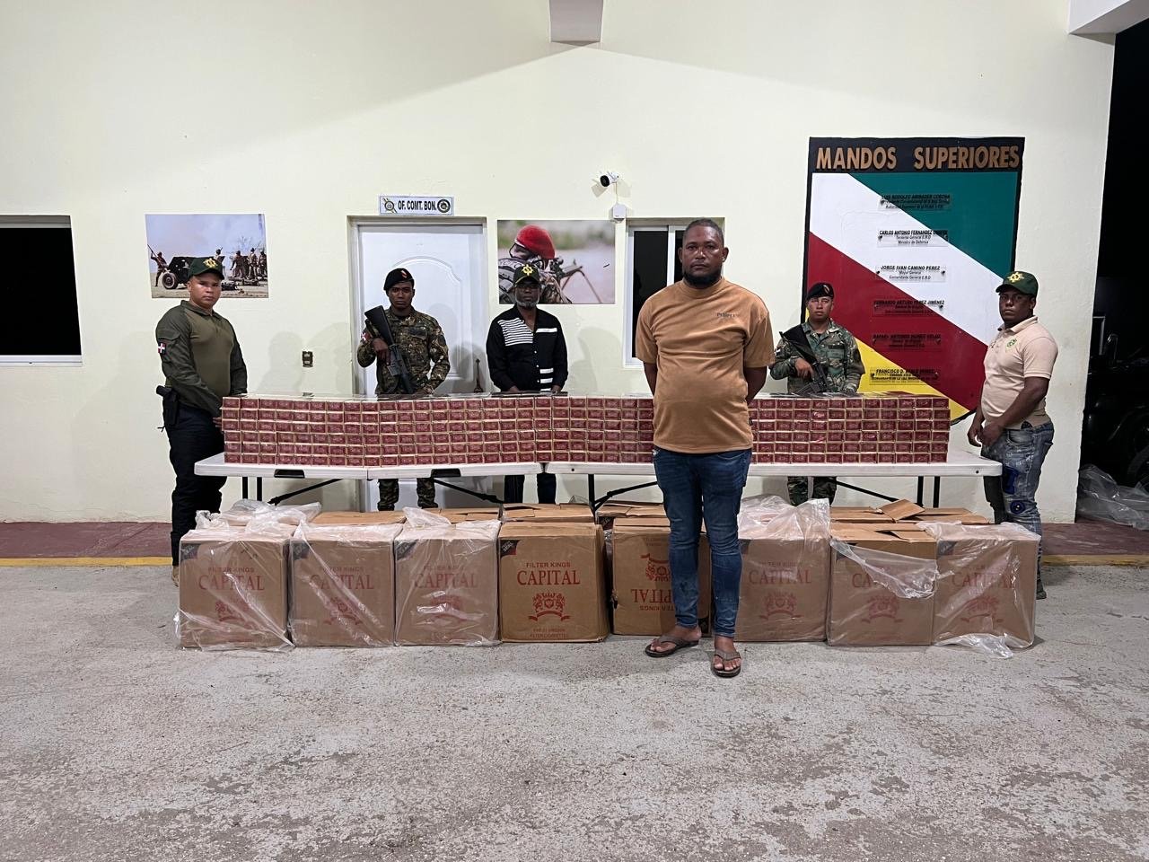 Envían a la justicia a dominicano arrestado con contrabando de cigarrillos 