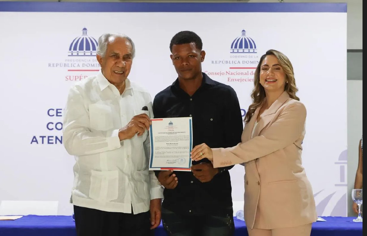 Supérate y Conape gradúan primer grupo de personas cuidadoras en República Dominicana