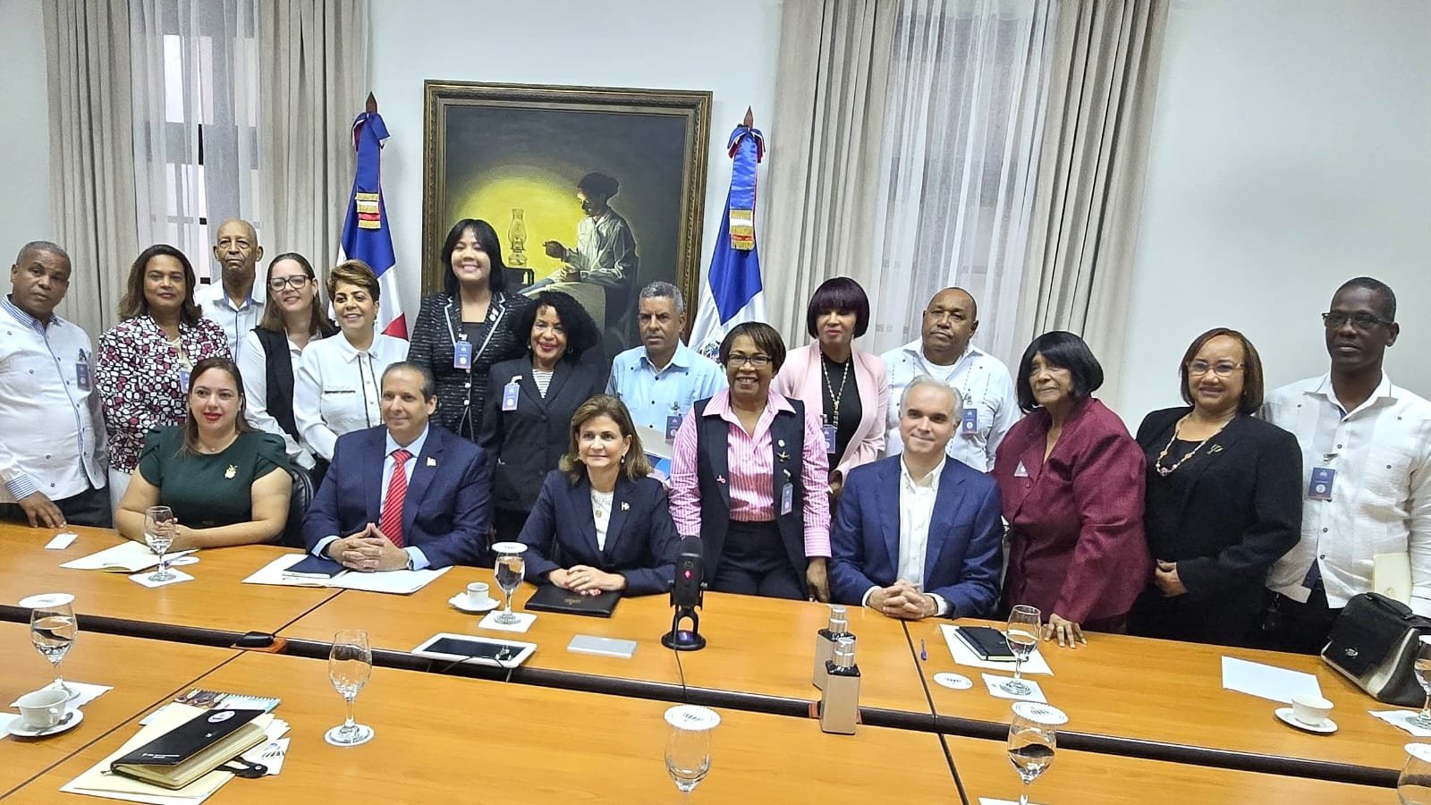Gabinete de Salud acuerda suspender paro con todos los gremios del sector 