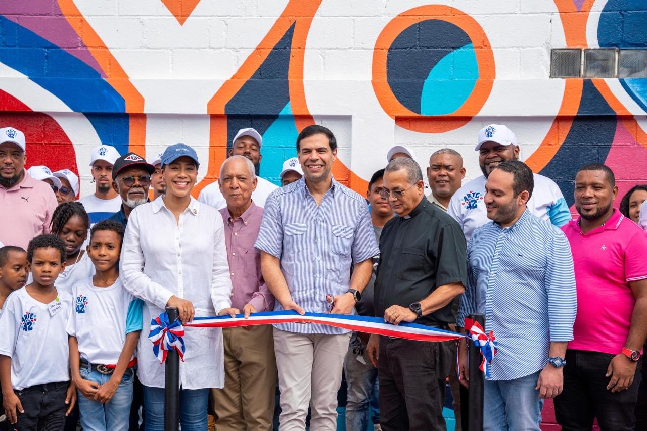 Roberto Ángel y Propeep lanzan el programa de transformación cultural, “Arte en La 42”