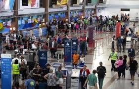 Migración está solicitando las cédulas a todos los dominicanos que salgan del país