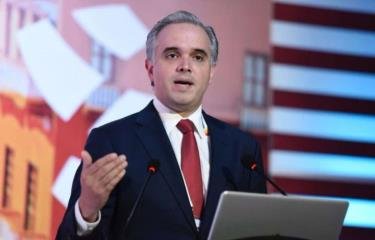 El ministro de Trabajo va hoy al Senado por reforma laboral
