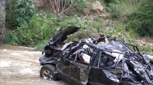 Un hombre muerto y otro herido al caer vehículo por un precipicio en San José de las Matas