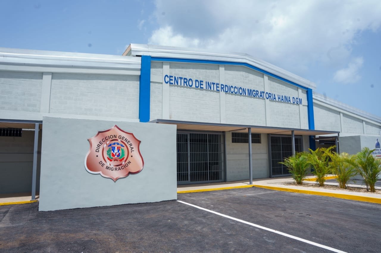 Migración interviene FRIUSA en Bávaro y detiene 253 extranjeros en condición irregular