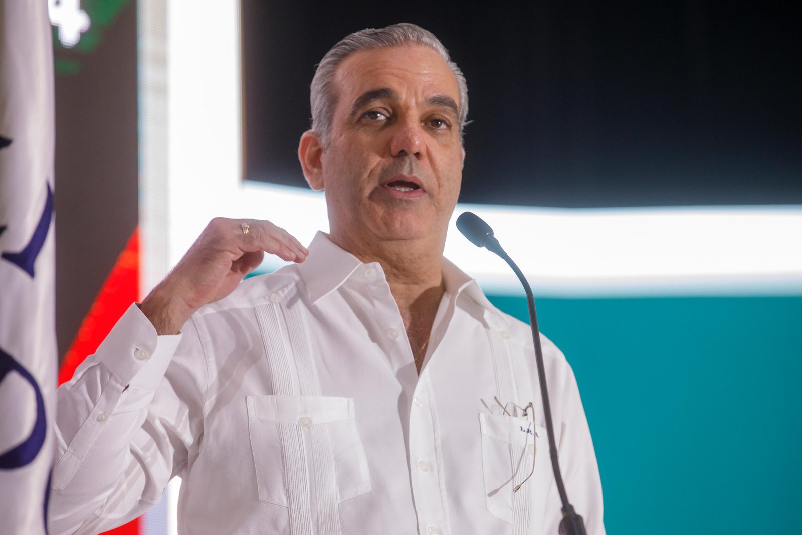  Presidente Abinader reitera apoyo a gobiernos locales; dice entregarán más obras y resultados positivos a comunidades de todo el país 