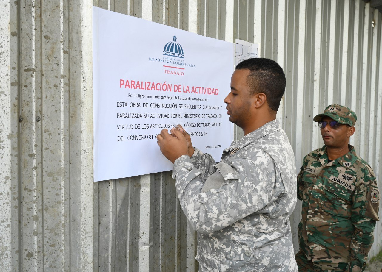Ministerio de Trabajo ordena paralización de torre en construcción en Piantini por violaciones de seguridad y salud tras fallecimiento de trabajador 
