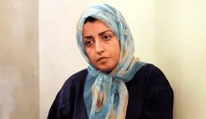 Irán libera temporalmente a la nobel de la paz Narges Mohammadi por razones médicas