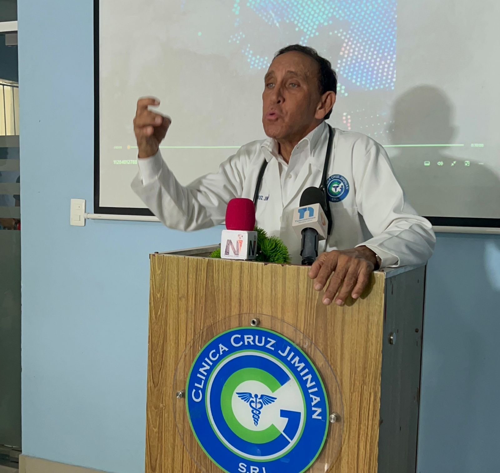El Dr. Cruz Jiminián denuncia uso de su nombre e imagen en falso estimulante sexual