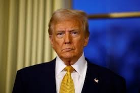 Trump promete eliminar la ciudadanía por derecho de nacimiento. ¿En verdad puede hacerlo?