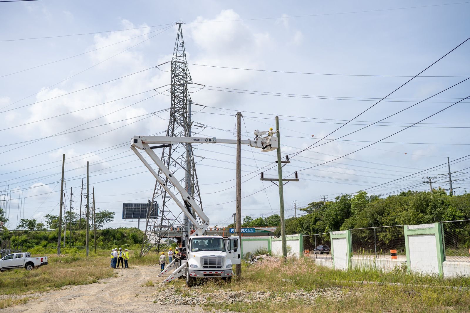 Empresa de Transmisión Eléctrica “ ETED “ Anuncia que acaba de quedar fuera de servicio la línea 138 kv Nagua - Sanchez - Samana se busca solucion rápida 