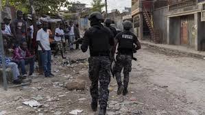 Varios bandidos apresados y armas ocupadas en peligroso barrio Cité Soleil de Haití