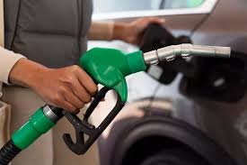 El gobierno cierra el 2024 bajando los precios de cuatro combustibles