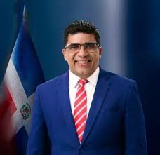 Alcalde Dío Astacio inicia programa de apoyo social con entrega de bonos a familias vulnerables