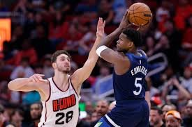 DiVincenzo anota 26 y lidera a los Timberwolves en victoria 112-110 sobre Spurs