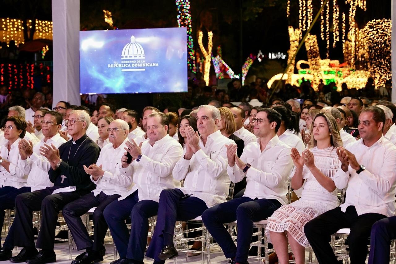 Presidencia y Propeep cierran festividades navideñas con espectacular concierto de la Orquesta Filarmónica de Santo Domingo en Mao 