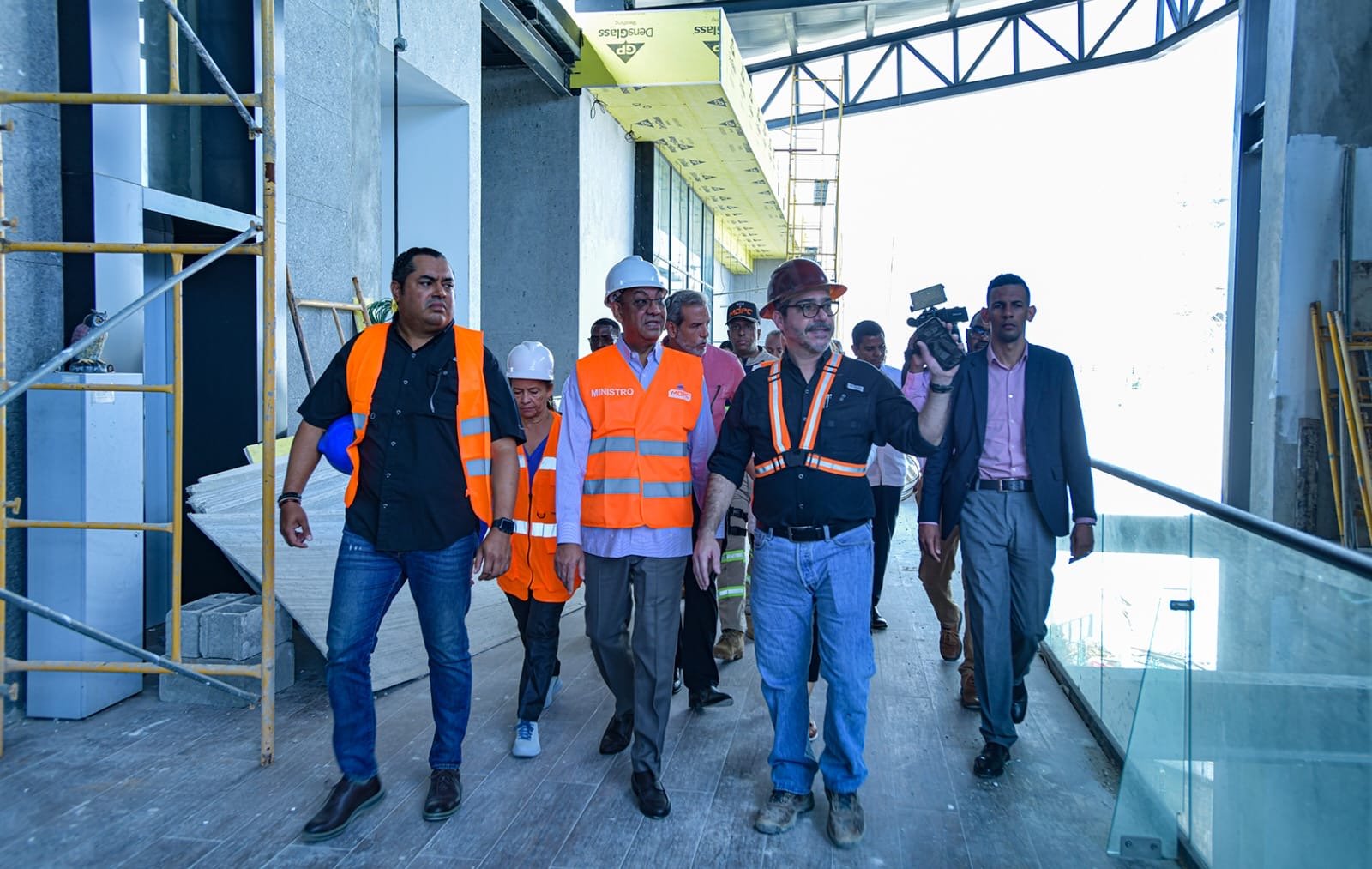 Deligne Ascención destaca avance en más de un 95% del nuevo Palacio de Justicia de provincia SDE