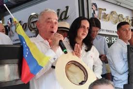 Álvaro Uribe pide intervención internacional en Venezuela que esté avalada por la ONU