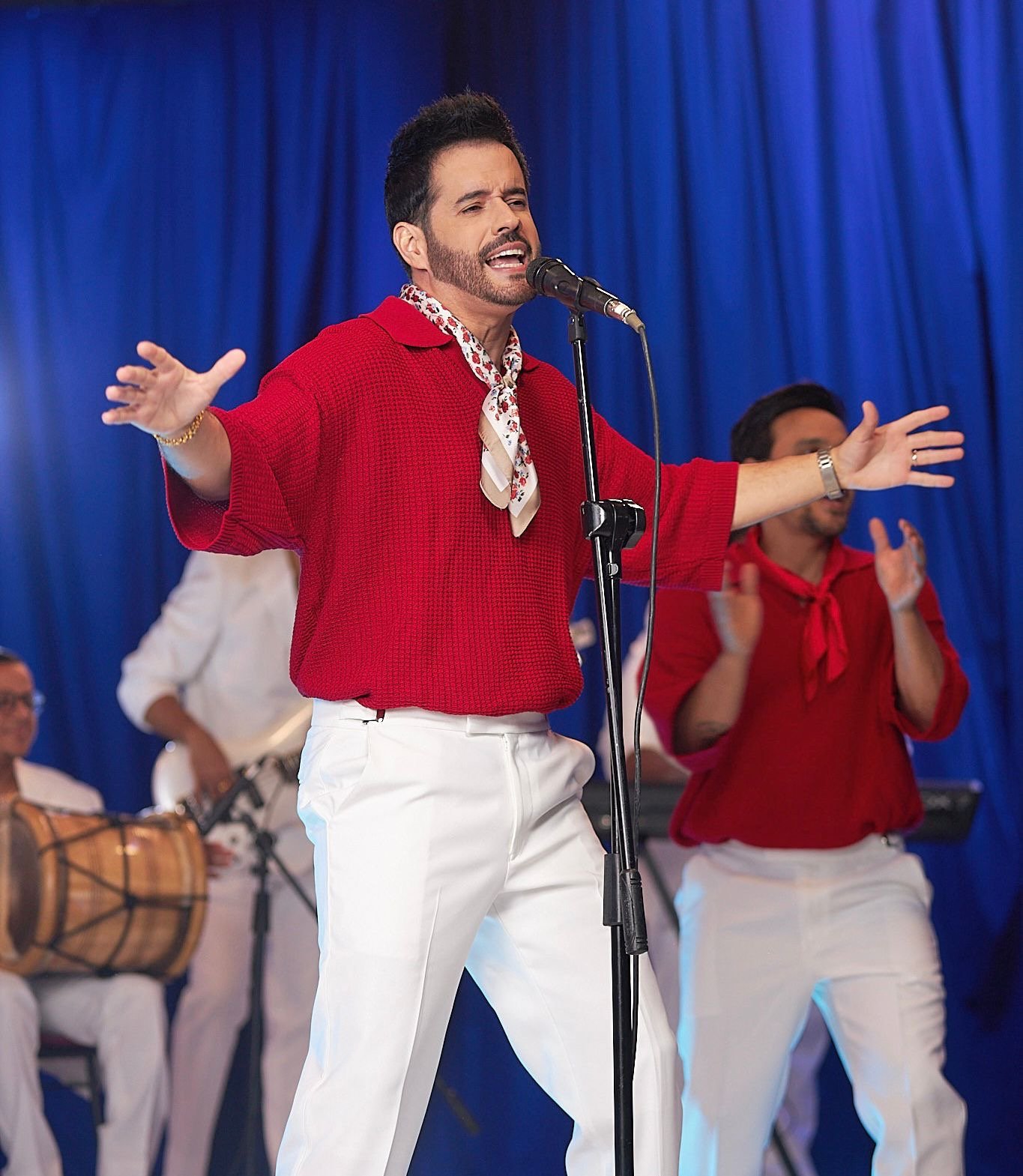 Manny Cruz lanza sencillo “OYE”, un homenaje a Rasputín 