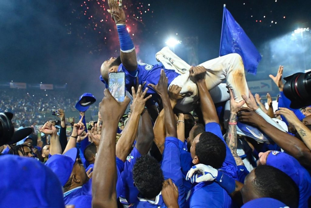 Pasan a la final los líderes del beisbol “Tigueres del Licey” 