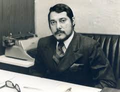 Presidente Abinader rinde homenaje a la memoria de René del Risco Bermúdez al nombrar en su honor edificio histórico 