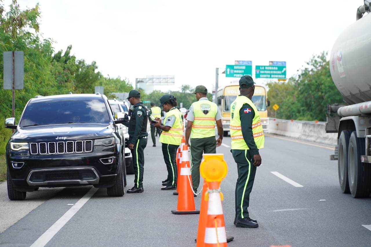 DIGESETT realiza operativo simultáneo de alcoholimetría por el día de la Virgen de la Altagracia