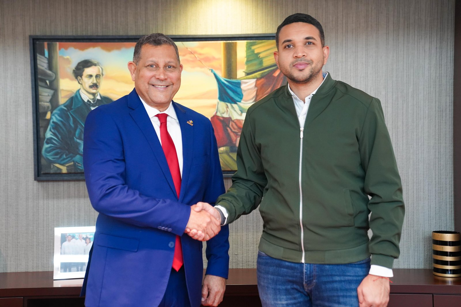 Presidente de Fedomu recibe al Ministro de la Juventud 